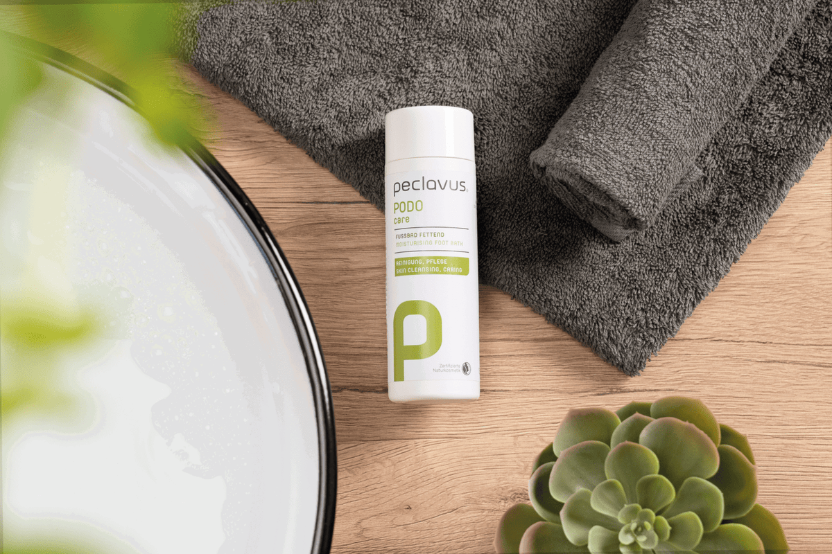 Peclavus PODOcare Fußbad fettend, trockene Haut 1000 ml